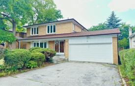 11-zimmer haus in der stadt in North York, Kanada. C$2 055 000