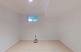 8-zimmer haus in der stadt in North York, Kanada. C$1 745 000