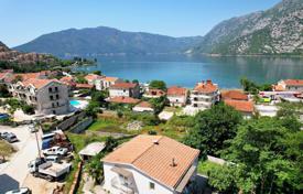 4-zimmer haus in der stadt 200 m² in Risan, Montenegro. 400 000 €