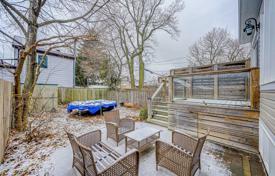 3-zimmer haus in der stadt in East York, Kanada. C$1 662 000