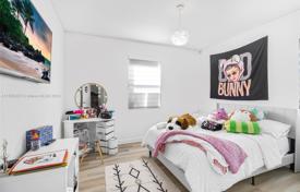 5-zimmer haus in der stadt 359 m² in Miami, Vereinigte Staaten. $900 000
