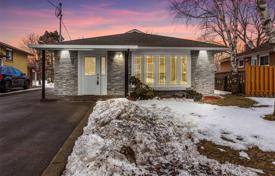 10-zimmer haus in der stadt in Scarborough, Kanada. C$1 143 000