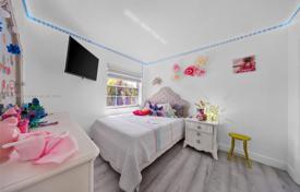 4-zimmer haus in der stadt 283 m² in Miami, Vereinigte Staaten. $890 000