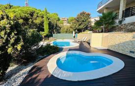 7-zimmer haus in der stadt in Lloret de Mar, Spanien. 950 000 €