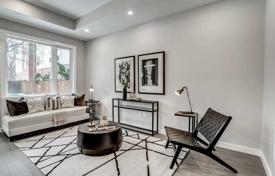 12-zimmer haus in der stadt in Scarborough, Kanada. C$2 424 000