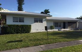 Einfamilienhaus – North Miami, Florida, Vereinigte Staaten. $799 000