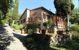 Villa – Monteriggioni, Toskana, Italien. 920 000 €