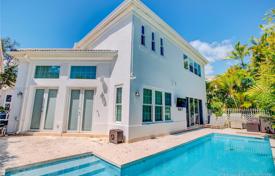 6-zimmer villa 325 m² in Miami, Vereinigte Staaten. $1 549 000