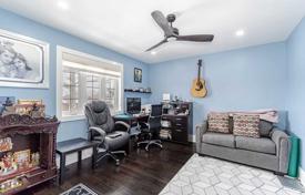 9-zimmer haus in der stadt in Etobicoke, Kanada. C$1 583 000