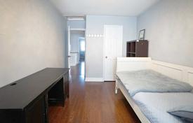 10-zimmer haus in der stadt in North York, Kanada. C$1 676 000