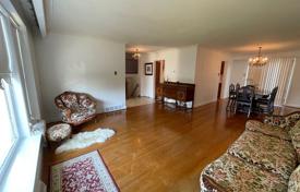 9-zimmer haus in der stadt in North York, Kanada. C$1 649 000