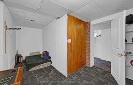 8-zimmer haus in der stadt in Etobicoke, Kanada. C$1 611 000