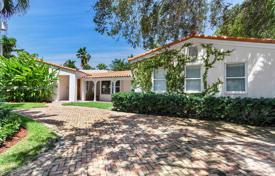 Haus in der Stadt – Key Biscayne, Florida, Vereinigte Staaten. $4 295 000