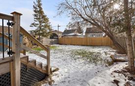 3-zimmer haus in der stadt in Etobicoke, Kanada. C$1 156 000