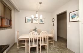 11-zimmer haus in der stadt in North York, Kanada. C$1 287 000