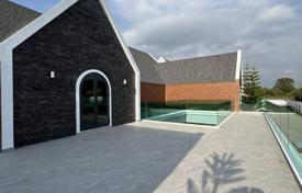 5-zimmer villa 420 m² in Pattaya, Thailand. $492 000