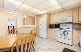 8-zimmer haus in der stadt in Scarborough, Kanada. C$1 308 000