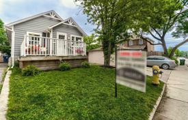 Haus in der Stadt – Etobicoke, Toronto, Ontario,  Kanada. C$1 421 000