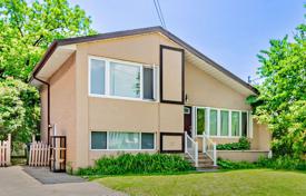 8-zimmer haus in der stadt in Scarborough, Kanada. C$1 629 000