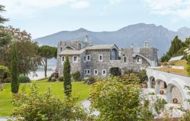 Villa – Lecco, Lombardei, Italien. Price on request