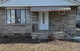 6-zimmer haus in der stadt in Scarborough, Kanada. C$1 690 000