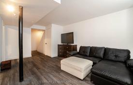 9-zimmer haus in der stadt in Scarborough, Kanada. C$1 410 000