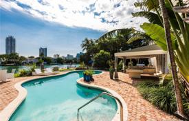 Villa – Pine Tree Drive, Miami Beach, Florida,  Vereinigte Staaten. 5 766 000 €