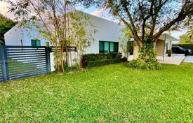 Haus in der Stadt – Palmetto Bay, Florida, Vereinigte Staaten. $2 550 000