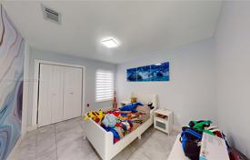 3-zimmer haus in der stadt 115 m² in Miami, Vereinigte Staaten. $499 000