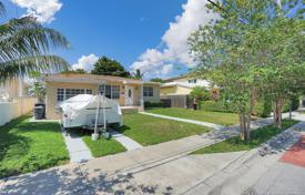 Einfamilienhaus – Stillwater Drive, Miami Beach, Florida,  Vereinigte Staaten. $1 300 000
