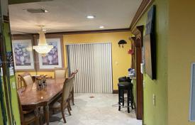 3-zimmer haus in der stadt 160 m² in Miami, Vereinigte Staaten. $415 000