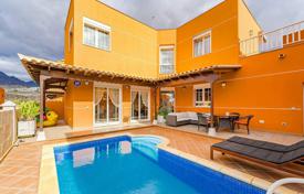 4-zimmer villa 350 m² in Los Cristianos, Spanien. 795 000 €