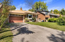 10-zimmer haus in der stadt in North York, Kanada. C$1 864 000