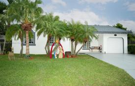 3-zimmer haus in der stadt 186 m² in Miami, Vereinigte Staaten. $690 000