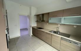 3-zimmer wohnung 176 m² in Bağcılar, Türkei. $291 000