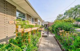 10-zimmer haus in der stadt in Scarborough, Kanada. C$1 673 000