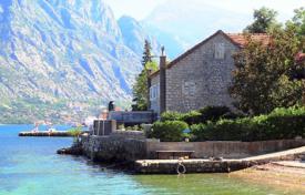 Haus in der Stadt – Prčanj, Kotor, Montenegro. 530 000 €