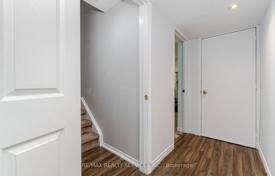 11-zimmer haus in der stadt in Scarborough, Kanada. C$1 673 000