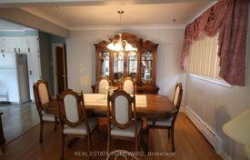 8-zimmer haus in der stadt in Scarborough, Kanada. C$1 674 000