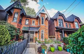 Stadthaus – Pape Avenue, Toronto, Ontario,  Kanada. C$1 734 000