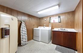 6-zimmer haus in der stadt in Etobicoke, Kanada. C$1 403 000