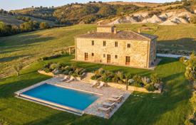 5-zimmer villa 420 m² in Pienza, Italien. 850 000 €