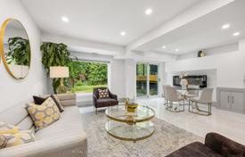 8-zimmer haus in der stadt in North York, Kanada. C$2 003 000
