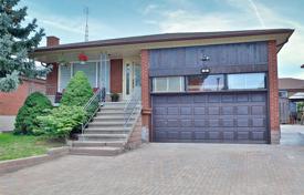Haus in der Stadt – Scarborough, Toronto, Ontario,  Kanada. C$1 349 000