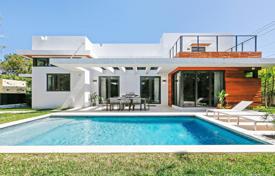 Villa – South Miami, Florida, Vereinigte Staaten. 2 113 000 €
