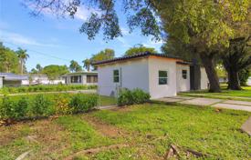 4-zimmer haus in der stadt 146 m² in Miami, Vereinigte Staaten. $1 199 000