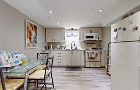 12-zimmer haus in der stadt in North York, Kanada. C$2 119 000
