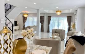 5-zimmer villa 428 m² in Pattaya, Thailand. $540 000