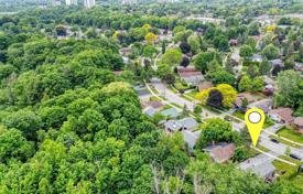 5-zimmer haus in der stadt in Scarborough, Kanada. C$1 040 000