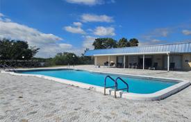 Haus in der Stadt – Pompano Beach, Florida, Vereinigte Staaten. $410 000
